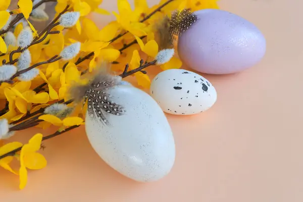 Composición Flores Huevos Pascua Sobre Fondo Pastel Fotos De Stock Sin Royalties Gratis