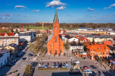 Pomerania Kashubian Gölü Bölgesi 'ndeki Kartuzy' nin güzel manzarası. Polonya