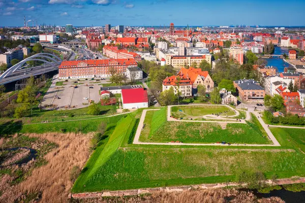 改装後の17世紀の要塞を備えたグダンスクの風景 ポーランド ストックフォト