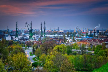 Gdansk, Polonya - 24 Nisan 2024: Gdansk 'taki tersane alanları. Polonya