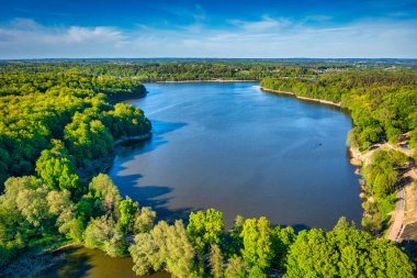 Kartuzy, Pomerania 'daki Kashubian Gölü Bölgesi manzarası. Polonya