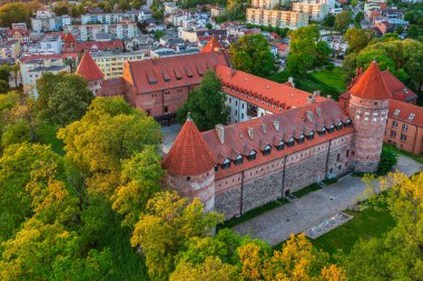 Bytow 'daki Töton Kalesi' nin hava manzarası, Pomeranya Dükleri için eski bir kale. Polonya