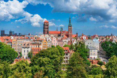 Yazın ana şehir Gdansk 'ın havadan manzarası, Polonya.