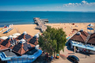 Gdansk, Polonya - 15 Temmuz 2024: Baltık Denizi Rıhtımı Yazın Gdansk Brzezno, Polonya