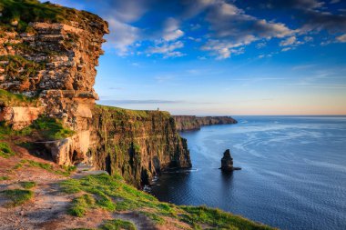 İrlanda 'nın Clare ilçesindeki Moher Kayalıkları' nın güzel manzarası.