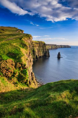 İrlanda 'nın Clare ilçesindeki Moher Kayalıkları' nın güzel manzarası.