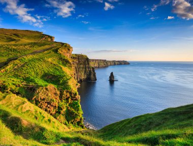 County Clare, İrlanda 'daki Moher Kayalıkları üzerinde güzel bir günbatımı..