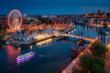 Polonya 'nın başkenti Gdansk' ta, Motlawa nehrinin kenarında..