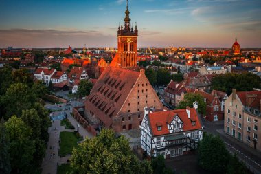 Gün batımında Eski Gdansk Kasabası, Polonya.