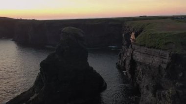 Kilkee Cliffs Sunrise, Co. Clare, İrlanda