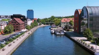 Bydgoszcz, Polonya - 20 Temmuz 2024: Bydgoszcz şehir merkezinin mimarisi.