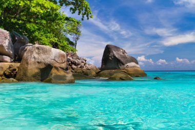 Tayland, Andaman Denizi kıyısındaki Similan Adaları 'nda güzel bir sahil.