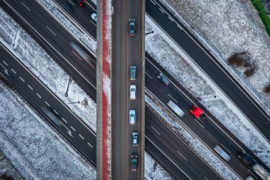Yollardaki kış trafiği ve Gdansk 'ın çevre yolu tıkandı. Polonya
