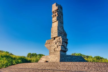 Gdansk, Polonya - 28 Mayıs 2022: Polonyalı savunucuların anısına Westerplatte Anıtı. Westerplatte yarımadası, 1939 yılında Avrupa 'nın 2. Dünya Savaşı' ndaki ilk muharebesiyle ünlüdür.
