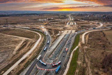 Gdansk Güney kavşağının inşaatı. Yeni Tricity metropolitan çevre yolunda. Polonya