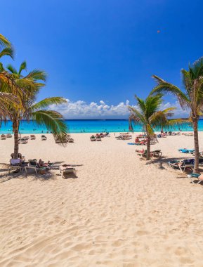 Playa del Carmen, Meksika 'daki Karayip Denizi' ndeki güzel sahil..