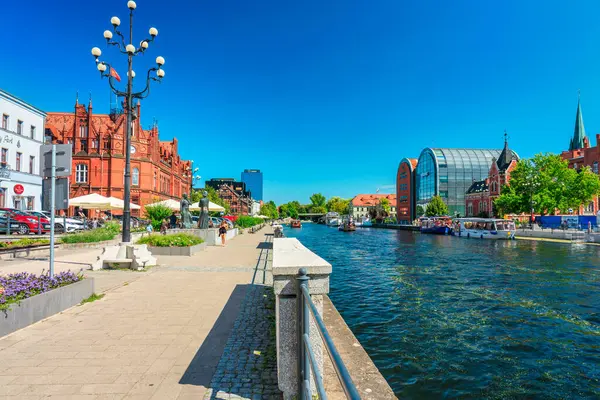 Bydgoszcz, Polonya - 20 Temmuz 2024: Bydgoszcz şehir merkezinin mimarisi.