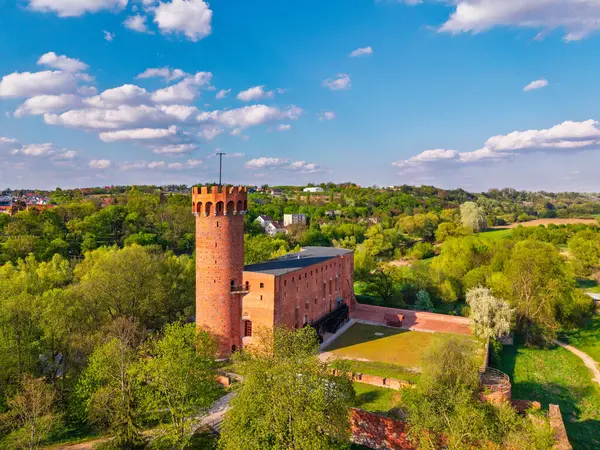 Polonya 'nın Swiecie kentindeki Wda nehrindeki Tötonik Kale