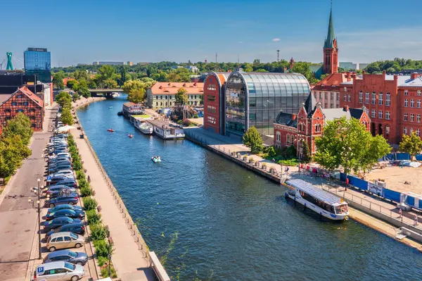 Bydgoszcz, Polonya - 20 Temmuz 2024: Bydgoszcz şehir merkezinin mimarisi.
