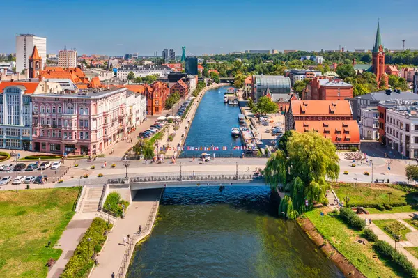 Bydgoszcz, Polonya - 20 Temmuz 2024: Bydgoszcz şehir merkezinin mimarisi.