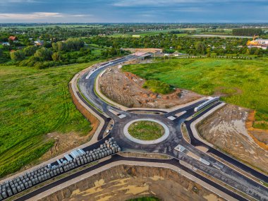Pruszcz Gdanski 'deki yeni yolun inşaatı. Polonya