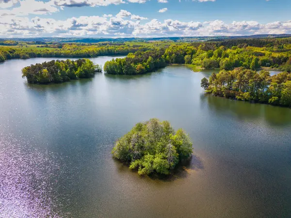 Yazın Straszyn Gölü 'nün havadan manzarası, Polonya