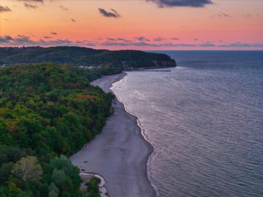 Gdynia Orlowo 'daki uçurum, Gdansk Körfezi, Polonya.