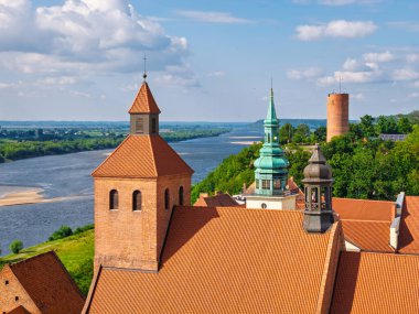 Wisla nehri, Polonya'da tahıl ambarları ile Grudziadz güzel mimarisi
