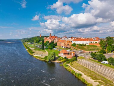 Wisla nehri, Polonya'da tahıl ambarları ile Grudziadz güzel mimarisi