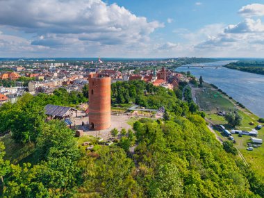Wisla nehri, Polonya'da tahıl ambarları ile Grudziadz güzel mimarisi