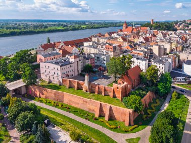 Wisla nehri, Polonya'da tahıl ambarları ile Grudziadz güzel mimarisi