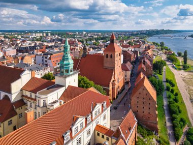 Wisla nehri, Polonya'da tahıl ambarları ile Grudziadz güzel mimarisi