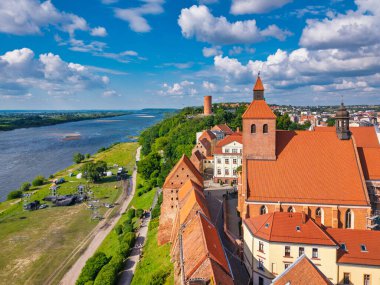 Wisla nehri, Polonya'da tahıl ambarları ile Grudziadz güzel mimarisi