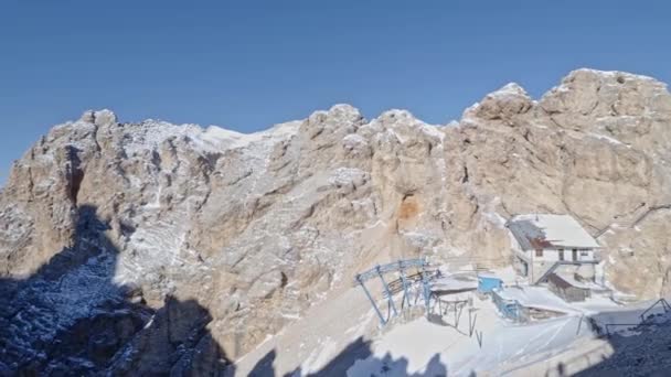 이바노 디보나 로가는 역사적 케이블카 이탈리아 산맥의 노선을 — 비디오