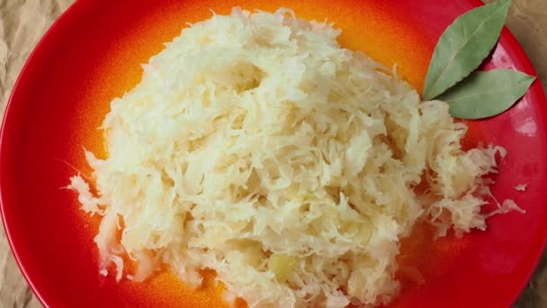 発酵キャベツ 赤皿のザウアークラウト 白菜漬け — ストック動画