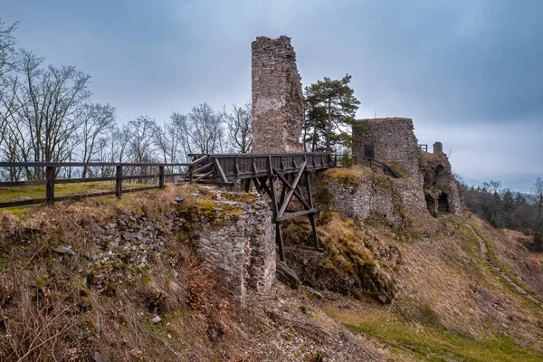 Πέτρινο Θησαυροφυλάκιο Του Κάστρου Ερείπια Zubstejn Τσεχική Δημοκρατία — Φωτογραφία Αρχείου