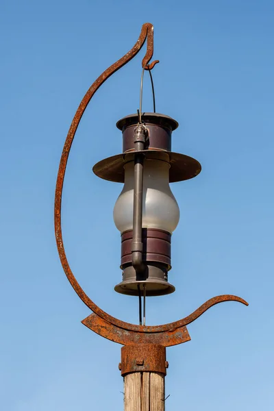 Outdoor lighting in the shape of a kerosene lamp