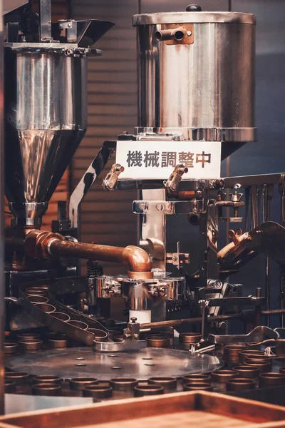 Автоматическая Машина Приготовления Японского Блинчика Красной Фасоли Имаваяки Рынке Нисики Стоковое Фото