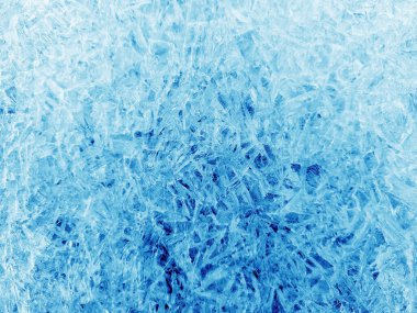 Donmuş Baltık Denizi 'nde kışın tuhaf bir buz kütlesi.