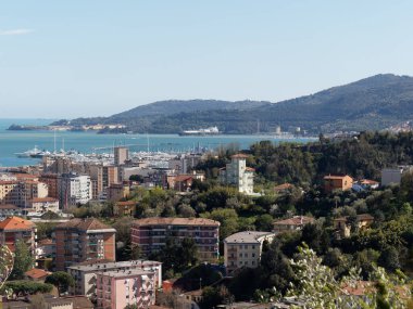 La Spezia 'nın havadan görünüşü İtalya' da güzel bir kasaba