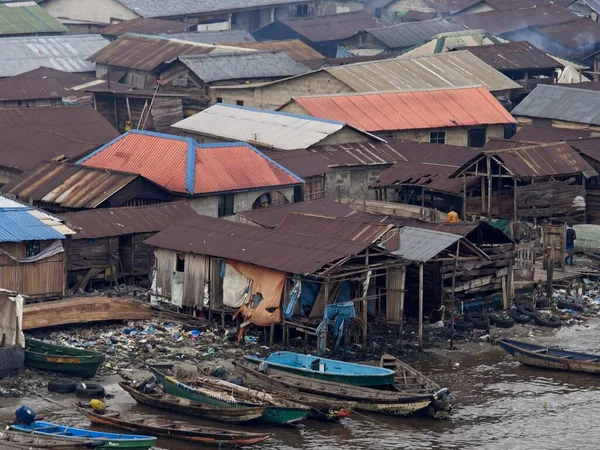 Lagos Legnagyobb Nyomornegyedére Makokóra Makoko Több Mint 100 000 Lakosnak Stock Kép