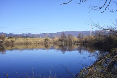La Spezia yakınlarında Sarzana 'da küçük bir göl.