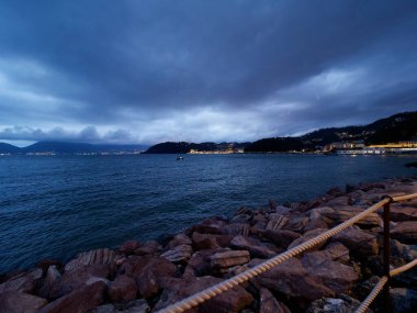 La Spezia Gulf 'un gece manzarası çok güzel.