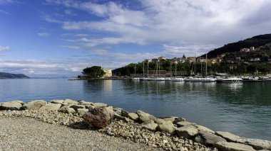 Cadimare 'den çok güzel bir La Spezia Gulf manzarası.