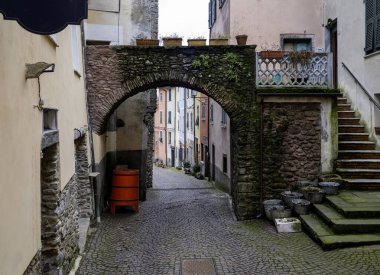 Pignone, La Spezia eyaletinin eski bir kasabası, Liguria, İtalya