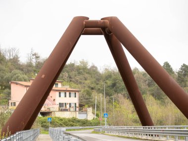 Spezia 'daki asma köprü