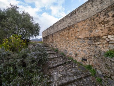 Sahip, Malaspina Kalesi 'nden manzara