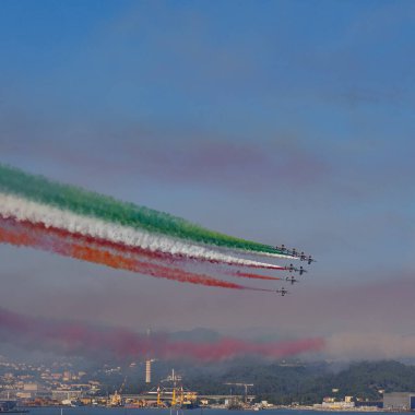 La Spezia, İtalya - ITALY- Ağustos 09 2025: İtalyan Hava Kuvvetleri Frecce Tricolori (Tricolor Arrows) La Spezia, ITALY 'de konser verdi 