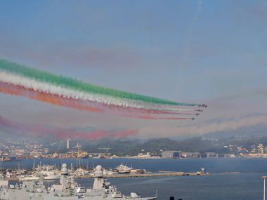 La Spezia, İtalya - ITALY- Ağustos 09 2025: İtalyan Hava Kuvvetleri Frecce Tricolori (Tricolor Arrows) La Spezia, ITALY 'de konser verdi 