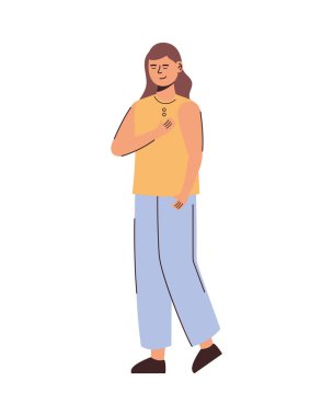 Genç bir kadın ayakta duruyor.